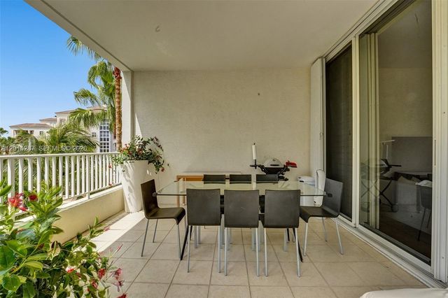 715 Crandon Blvd 406, Key Biscayne, FL 33149