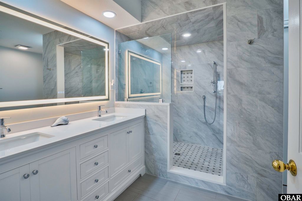 Image 15 of property listing at 655 Sand and Sea Court unit H #523, Corolla, NC 27927