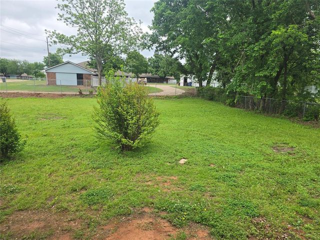 1015 N Rangeline Street, Tecumseh, OK 74873