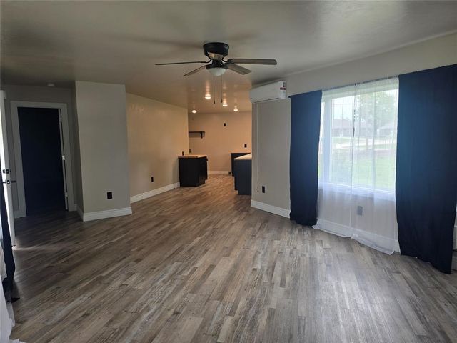 1015 N Rangeline Street, Tecumseh, OK 74873
