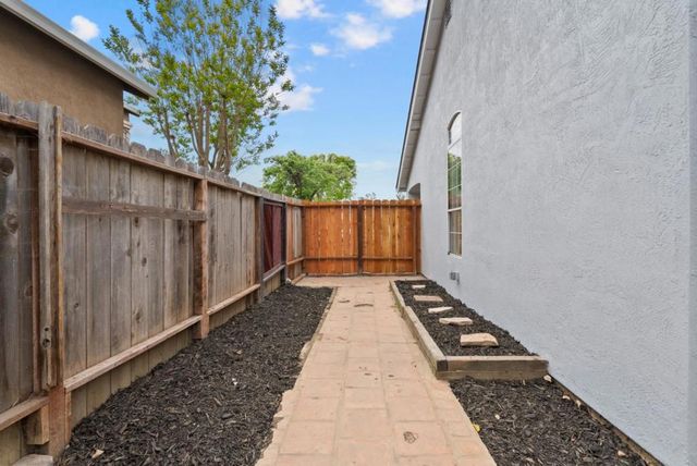 330 Carousel Drive, Vallejo, CA 94589