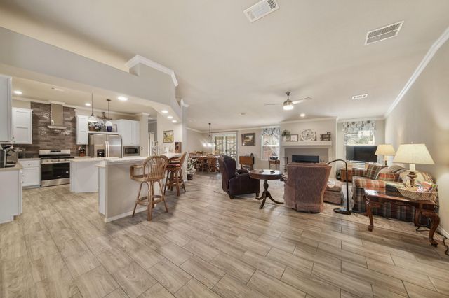 8870 Hart Lane, Sealy, TX 77474