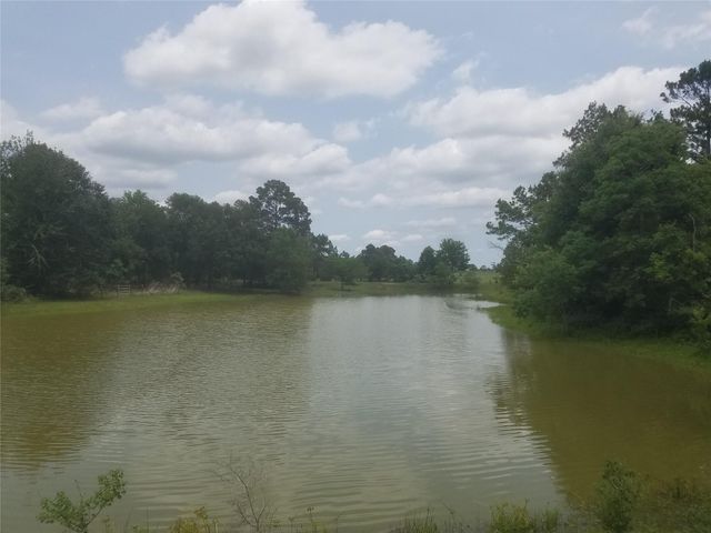 8870 Hart Lane, Sealy, TX 77474