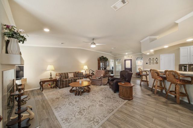 8870 Hart Lane, Sealy, TX 77474