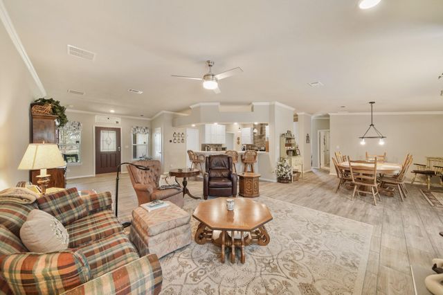 8870 Hart Lane, Sealy, TX 77474