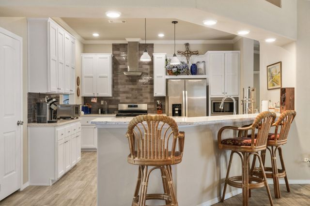 8870 Hart Lane, Sealy, TX 77474