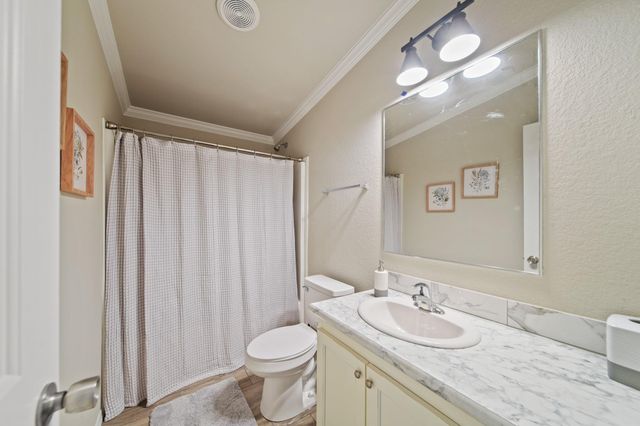 8870 Hart Lane, Sealy, TX 77474