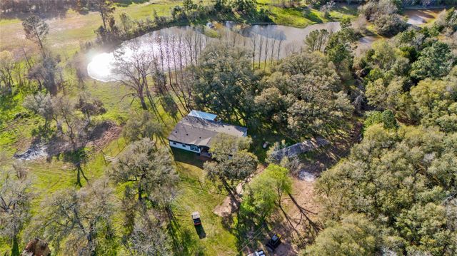 8870 Hart Lane, Sealy, TX 77474