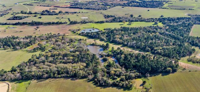 8870 Hart Lane, Sealy, TX 77474
