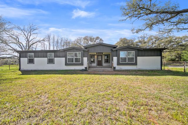 8870 Hart Lane, Sealy, TX 77474