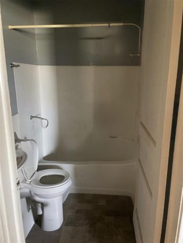 4019 Center Street, Lake Charles, LA 70601