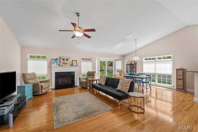 500 Micahs Way, Columbia, IL 62236