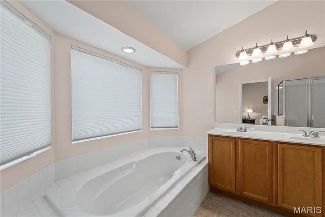 500 Micahs Way, Columbia, IL 62236