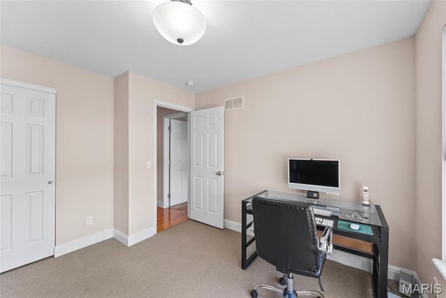 500 Micahs Way, Columbia, IL 62236