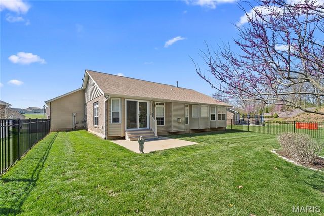 500 Micahs Way, Columbia, IL 62236