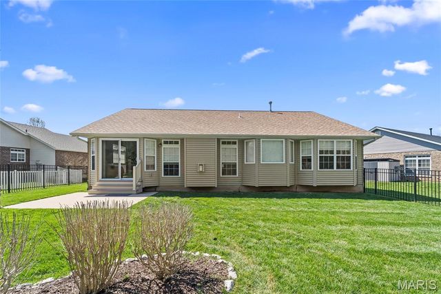 500 Micahs Way, Columbia, IL 62236