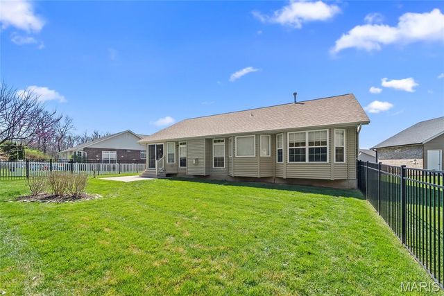 500 Micahs Way, Columbia, IL 62236