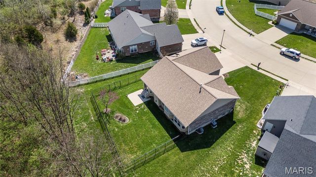500 Micahs Way, Columbia, IL 62236