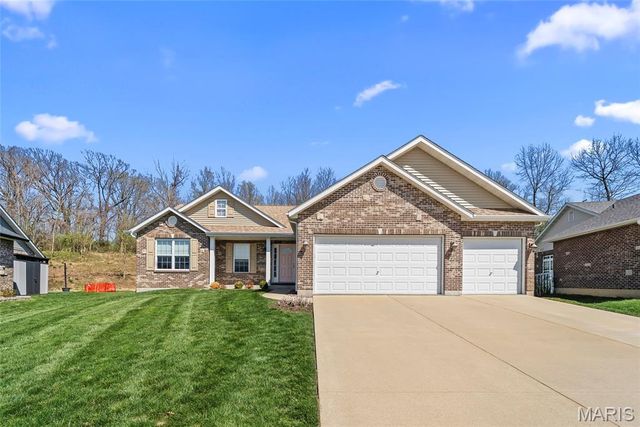 500 Micahs Way, Columbia, IL 62236