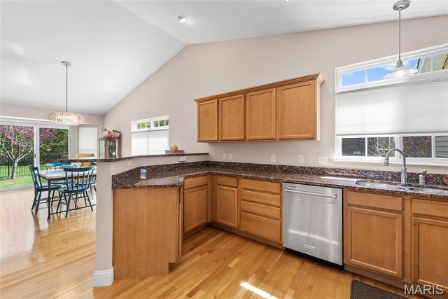 500 Micahs Way, Columbia, IL 62236