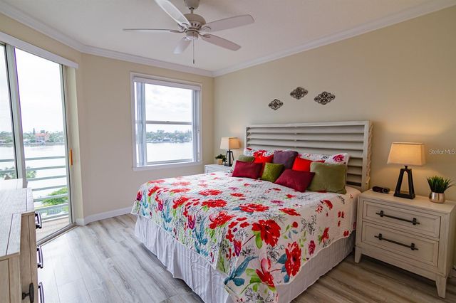7974 SAILBOAT KEY BOULEVARD S 402, South Pasadena, FL 33707