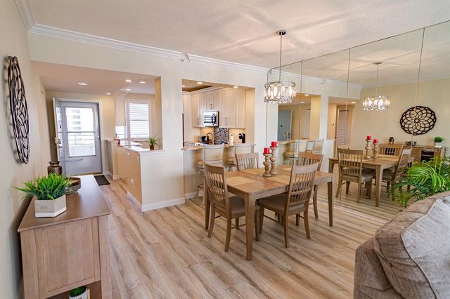 7974 SAILBOAT KEY BOULEVARD S 402, South Pasadena, FL 33707
