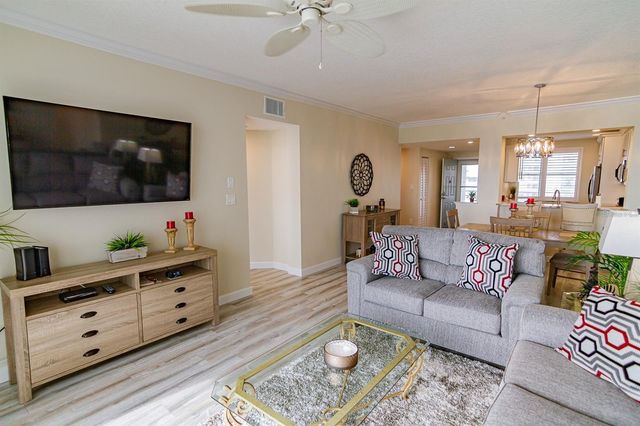 7974 SAILBOAT KEY BOULEVARD S 402, South Pasadena, FL 33707