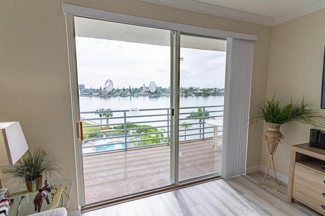 7974 SAILBOAT KEY BOULEVARD S 402, South Pasadena, FL 33707