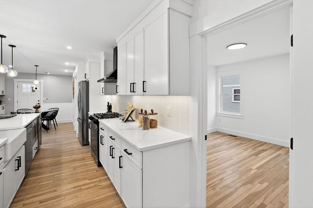 29 Laurel 29, Watertown, MA 02472