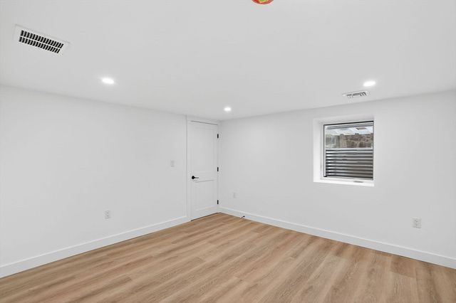 29 Laurel 29, Watertown, MA 02472