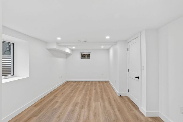 29 Laurel 29, Watertown, MA 02472