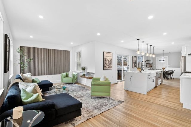 29 Laurel 29, Watertown, MA 02472