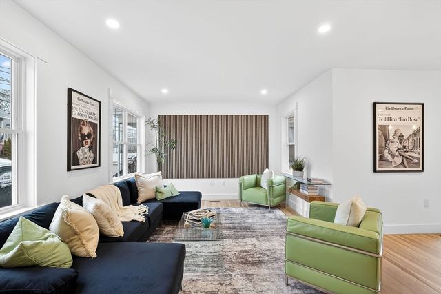 29 Laurel 29, Watertown, MA 02472