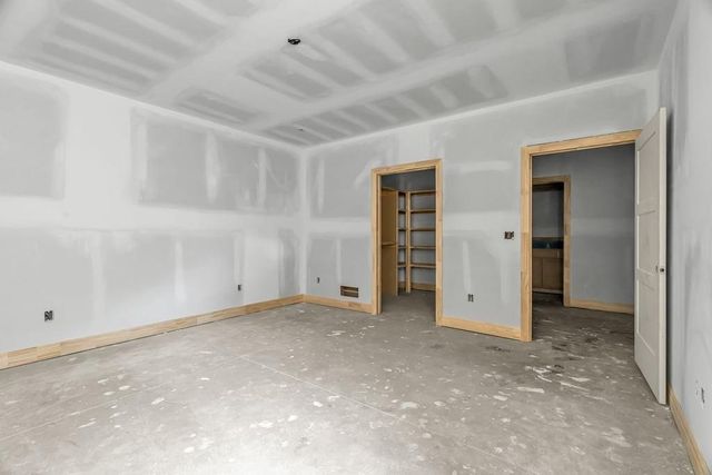 2615 W 47th Terrace, Westwood, KS 66205