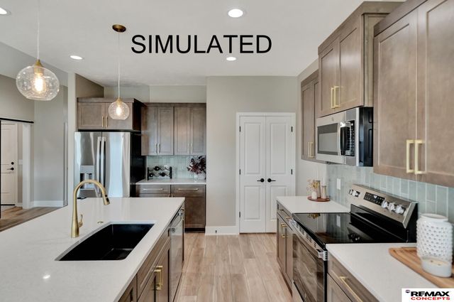 958 W Avondale Street, Lincoln, NE 68523