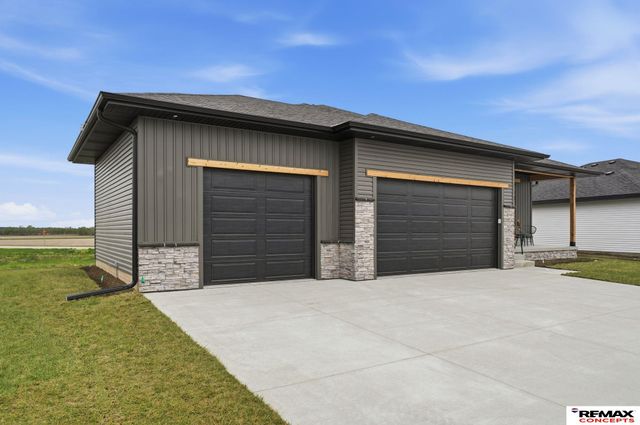 958 W Avondale Street, Lincoln, NE 68523