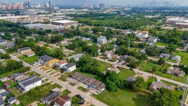3552 Nathaniel Brown Street, Houston, TX 77021