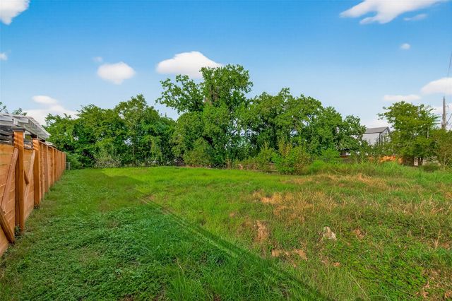 3552 Nathaniel Brown Street, Houston, TX 77021