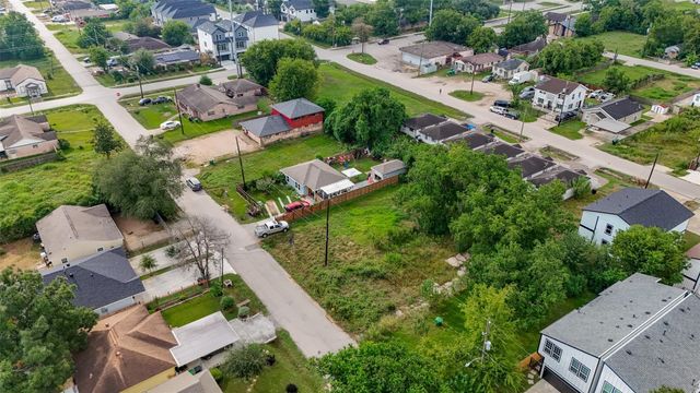 3552 Nathaniel Brown Street, Houston, TX 77021