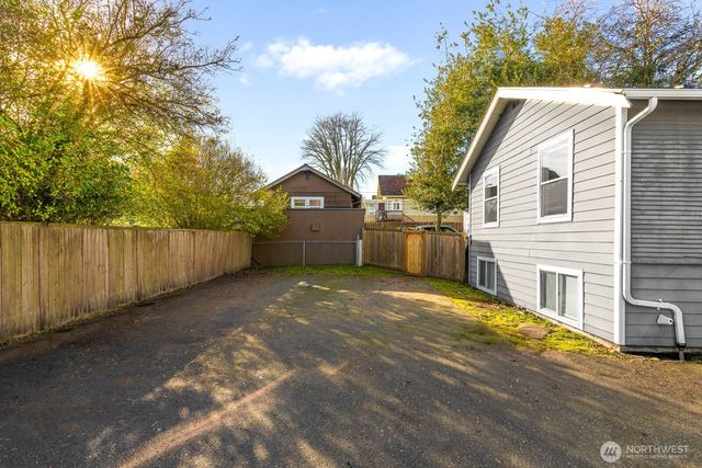 1223 11th Street, Bremerton, WA 98337