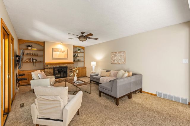 4416 74th Street, Urbandale, IA 50322