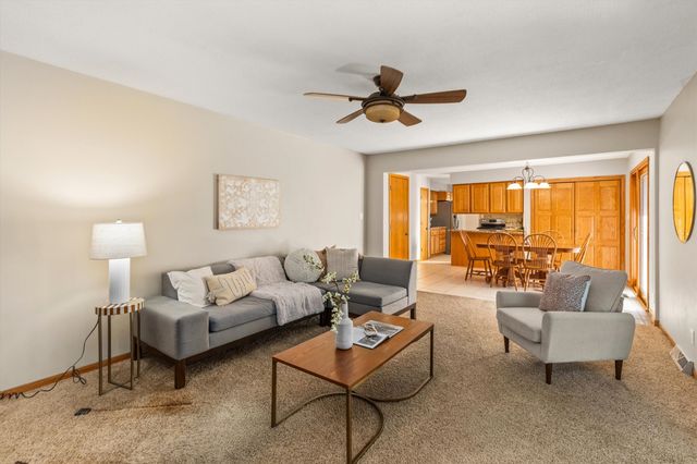 4416 74th Street, Urbandale, IA 50322