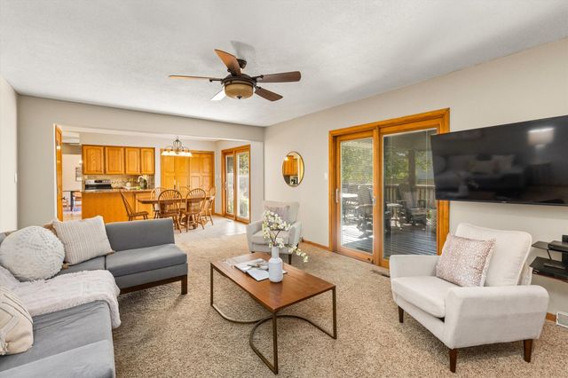 4416 74th Street, Urbandale, IA 50322