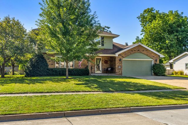 4416 74th Street, Urbandale, IA 50322