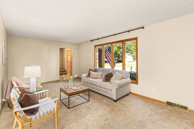 4416 74th Street, Urbandale, IA 50322