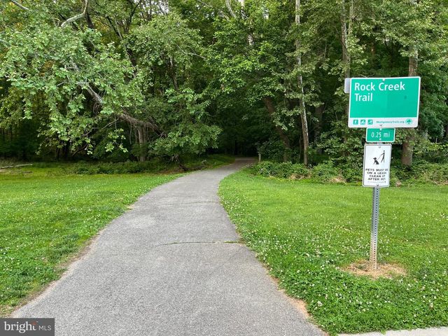 2000 MCAULIFFE DR, Rockville, MD 20851