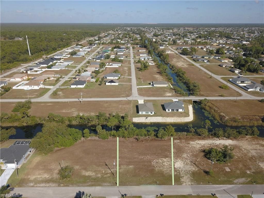 825 32nd TER, CAPE CORAL, FL 33909 — photo 3