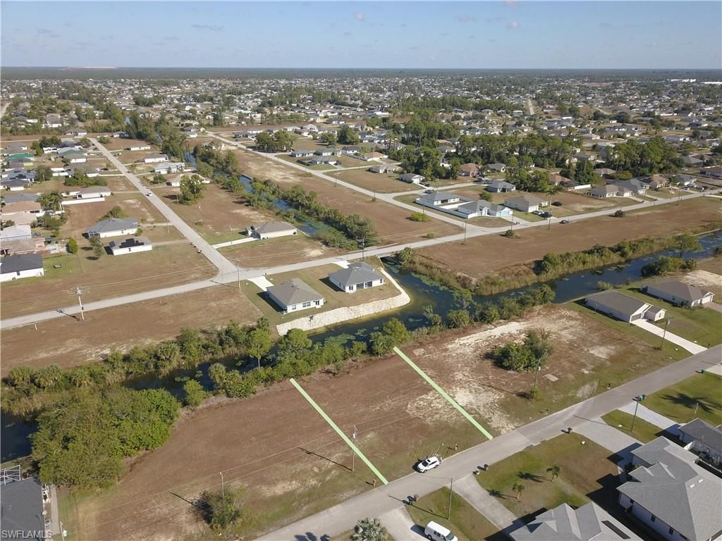 825 32nd TER, CAPE CORAL, FL 33909 — photo 4