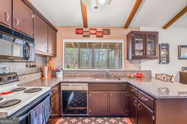 9 Golf Drive, Clayton, GA 30525