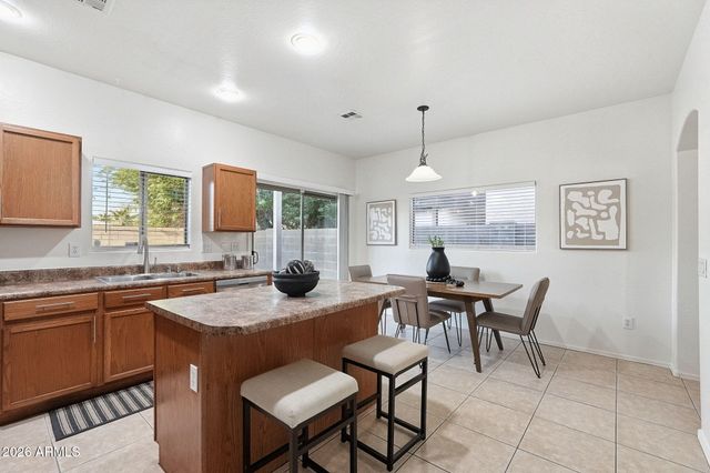 3008 E Kings Avenue, Phoenix, AZ 85032
